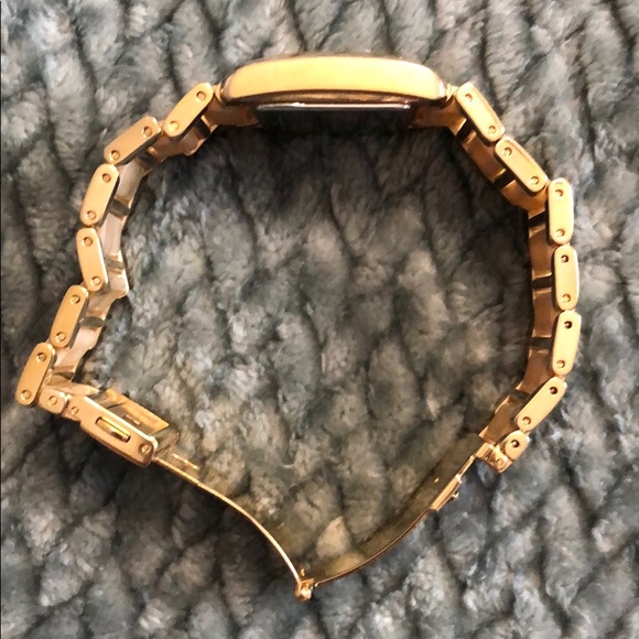 Michael Kors Gold and Light Tortoise Watch - Picture 5 of 8